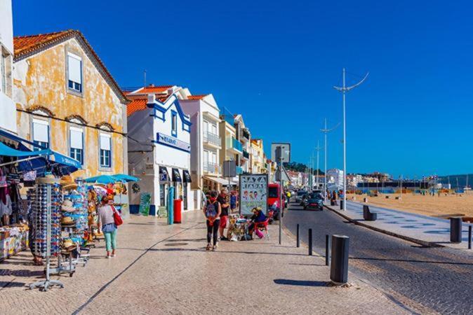 Sunset Terrace - Beachfront Apartment With Private Parking Nazare Exterior photo