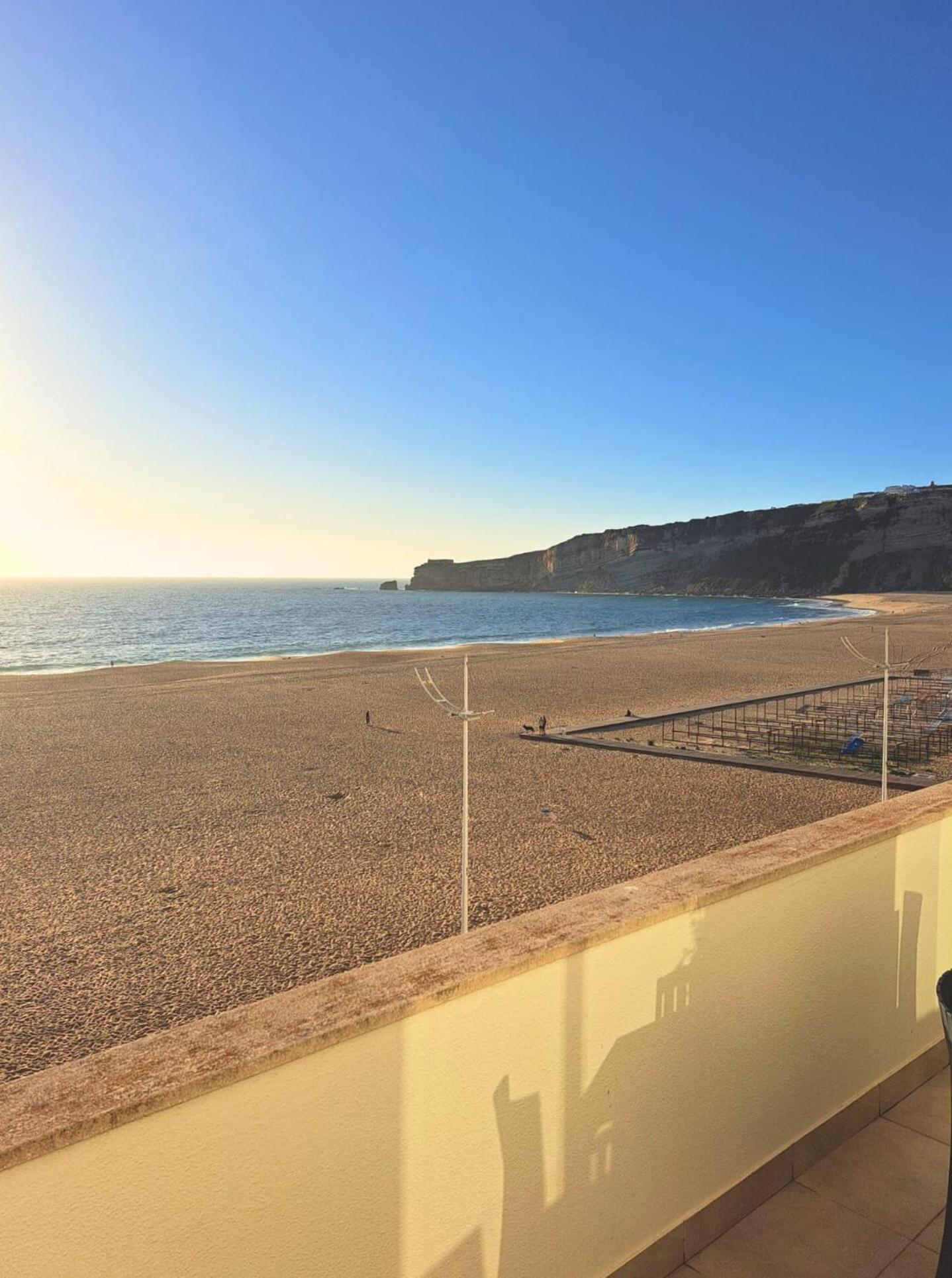 Sunset Terrace - Beachfront Apartment With Private Parking Nazare Exterior photo