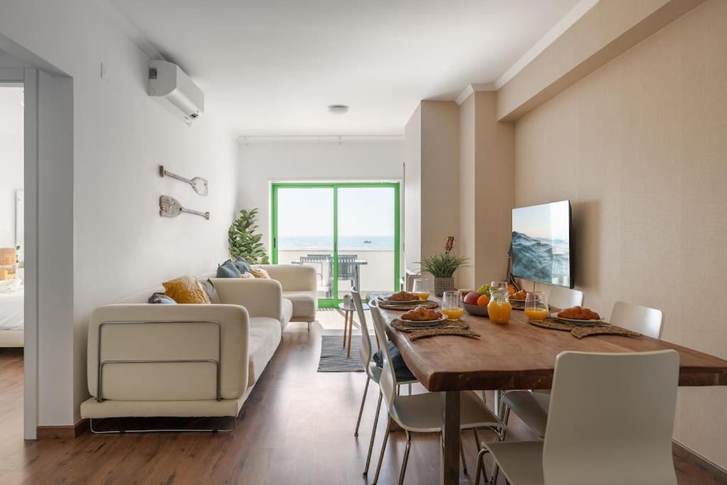 Sunset Terrace - Beachfront Apartment With Private Parking Nazare Exterior photo