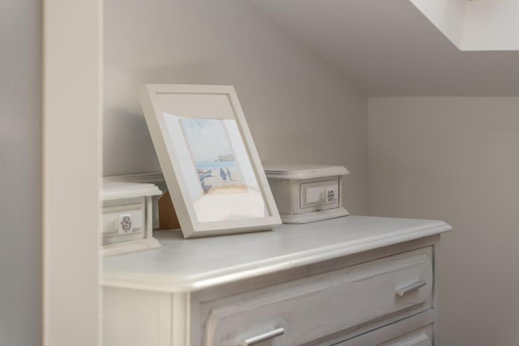 Sunset Terrace - Beachfront Apartment With Private Parking Nazare Exterior photo