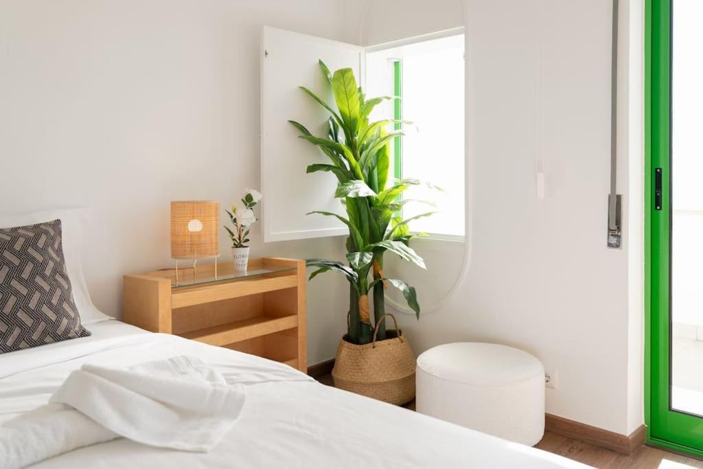Sunset Terrace - Beachfront Apartment With Private Parking Nazare Exterior photo