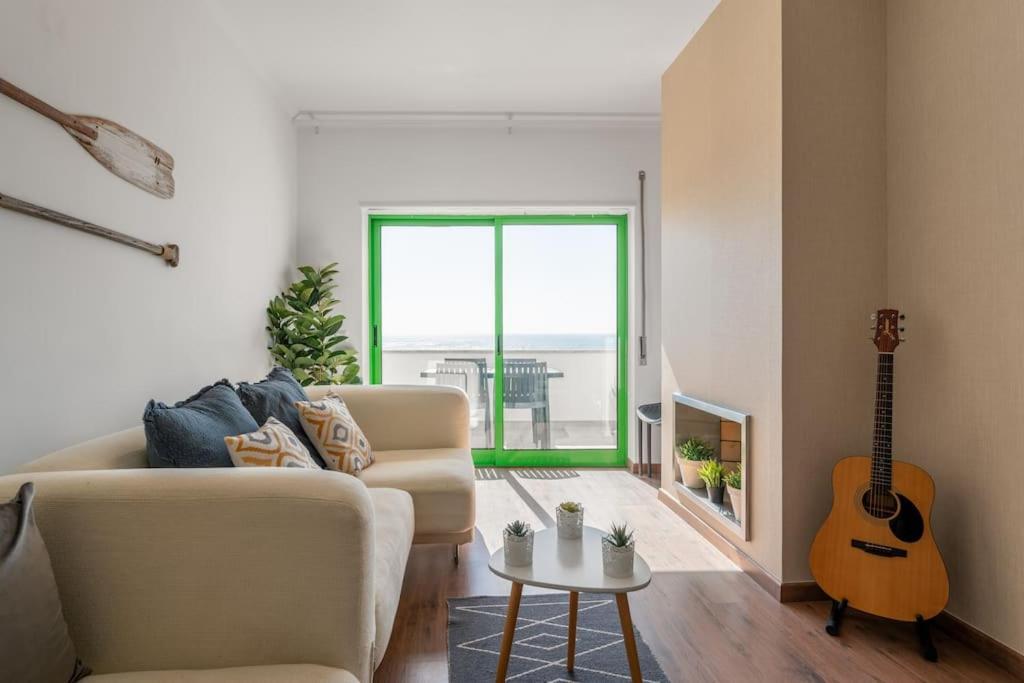 Sunset Terrace - Beachfront Apartment With Private Parking Nazare Exterior photo