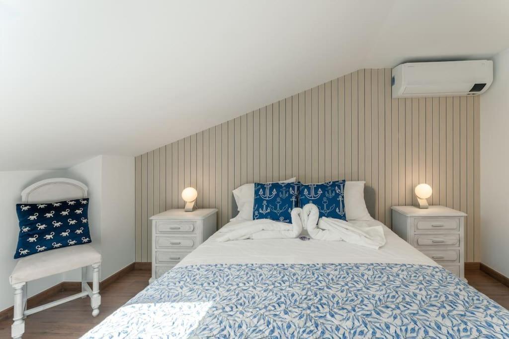 Sunset Terrace - Beachfront Apartment With Private Parking Nazare Exterior photo