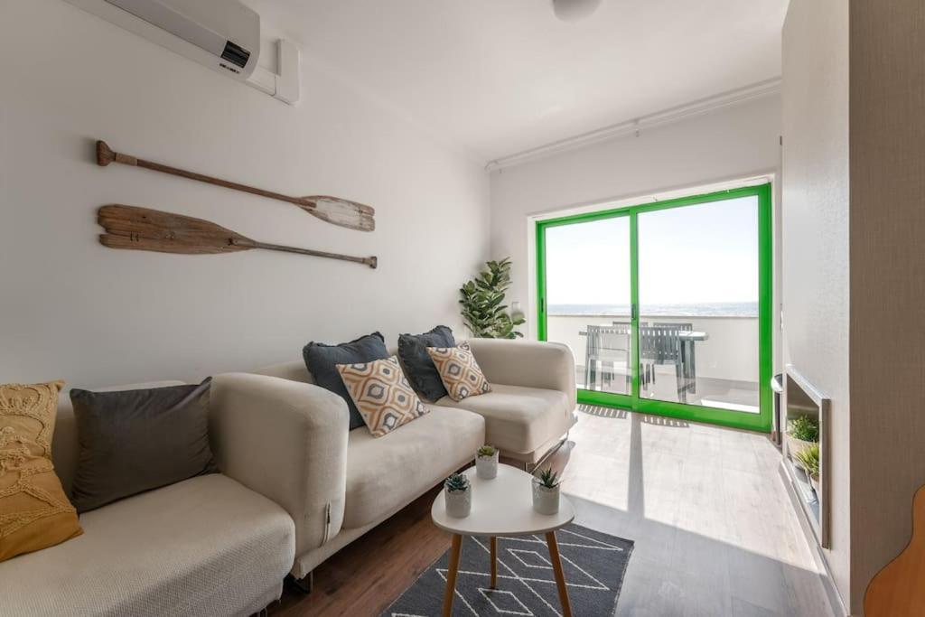Sunset Terrace - Beachfront Apartment With Private Parking Nazare Exterior photo