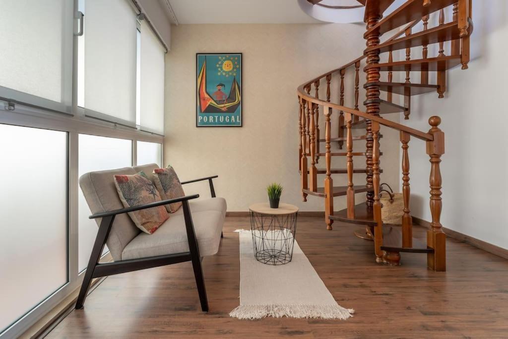 Sunset Terrace - Beachfront Apartment With Private Parking Nazare Exterior photo
